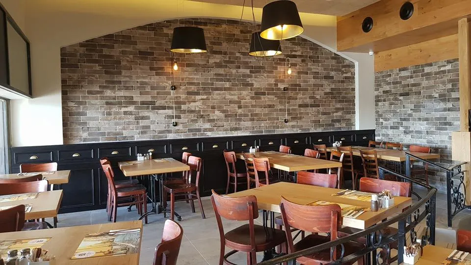 המרפסת של קפה אופטימי